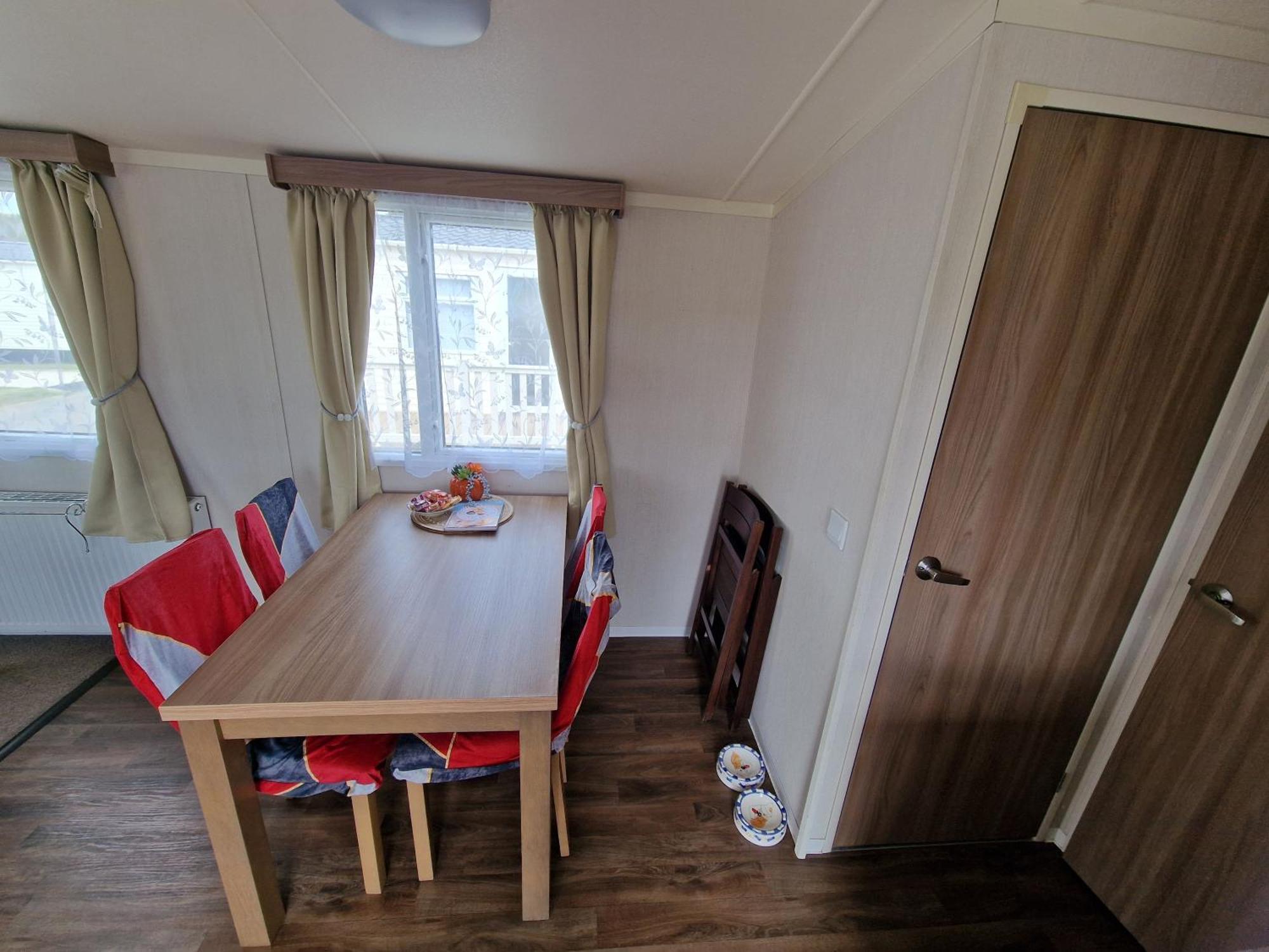 Durdlee Door, D27, Main Rd, West Lulworth, Wareham Bh20 5Pu Hotel Exterior photo